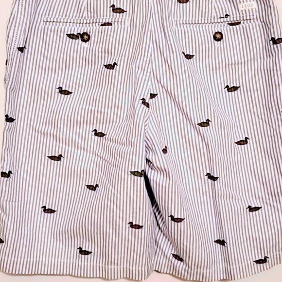 Izod Men's Swan shorts - Picture 5 of 5